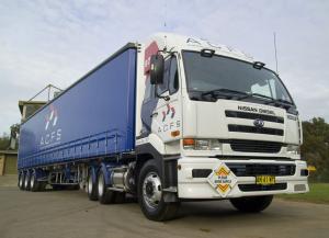 Nissan Big Thumb Diesel CW445 '2000